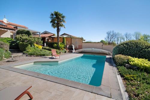 Villaudric Bed & Breakfast | Le Pigeonnier De La Villa Lamoure