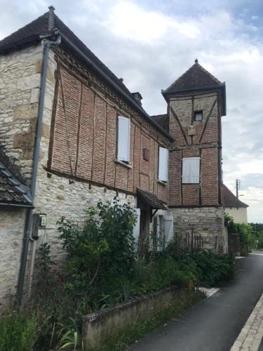 Floirac House | Le pigeonnier maison de caractère logement 4 personnes La maisonnette rénovée logement 2 personnes