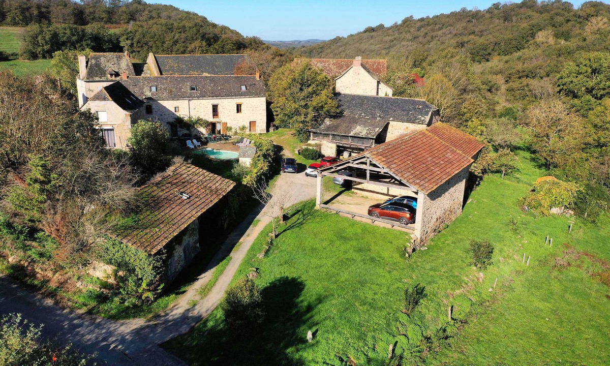Sanvensa House | Les Combes de Testas: Accommodation for 24 people, swimming pool, Aveyron Gorges