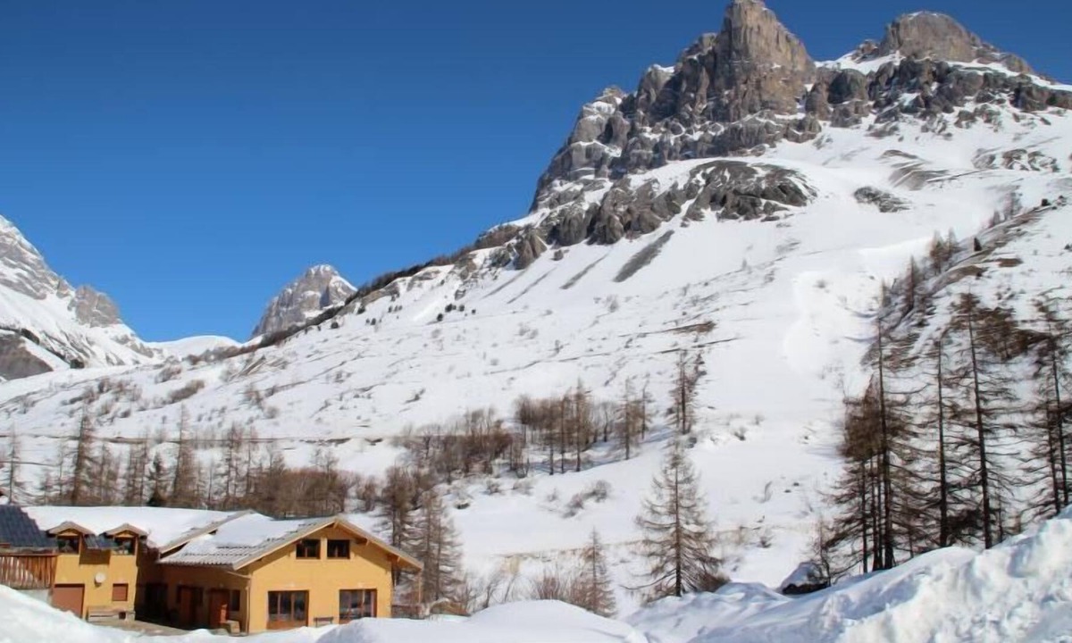 Monetier-les-Bains Ski Chalet | Les Gaillardes family gîte for 8 people