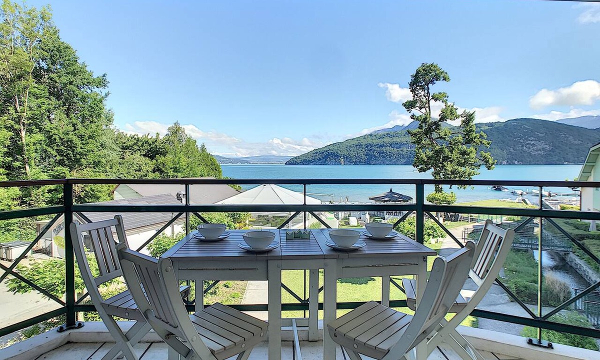 Duingt Apartment | Les Roseaux du Lac 217 - Duplex chaleureux avec accès direct au lac et plage privée