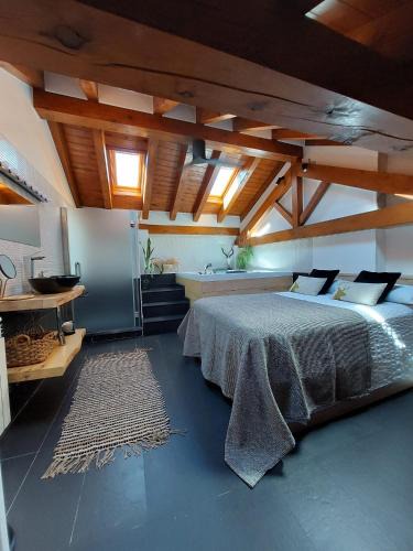 Sort Apartment | Lo Attic