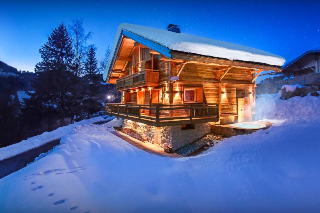 La Clusaz Ski Chalet | Lodge Les Fougeres - Snow Lodge
