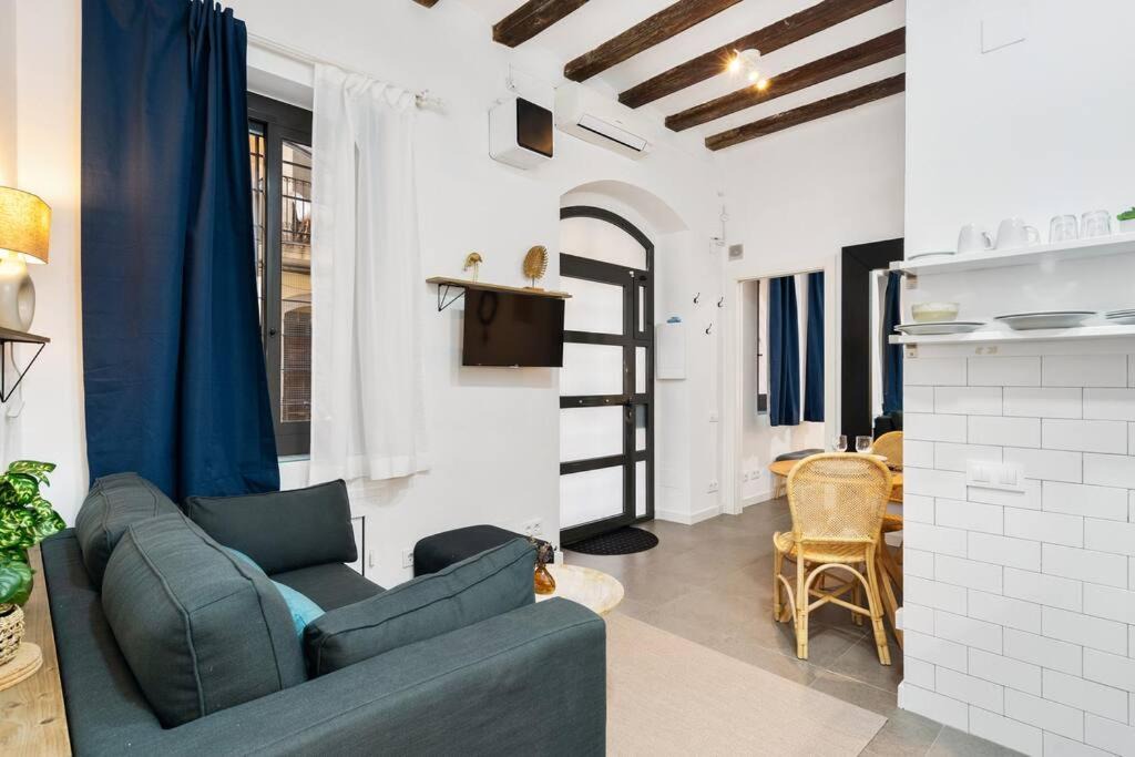 Barceloneta Apartment | Lodging Apartments Almirall Beach B2