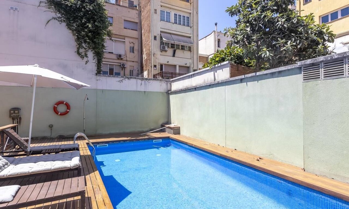 la Vila de Gracia Apartment | Loft near the Sagrada Familia 6 pax Pool & Terrace -WiFi free