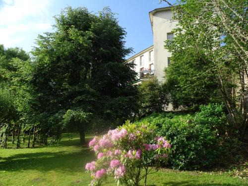 Uzerche Hotel | Logis Hôtel AMBROISE