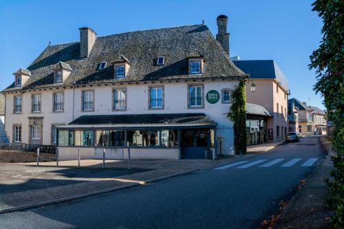 Saint-Privat Hotel | Logis Hôtel Restaurant Auberge de la Xaintrie