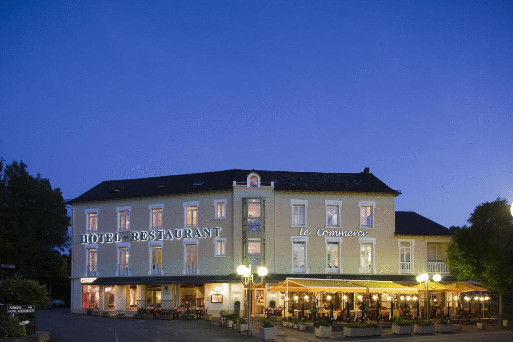 Rieupeyroux Hotel | Logis Hôtel-Restaurant Le Commerce