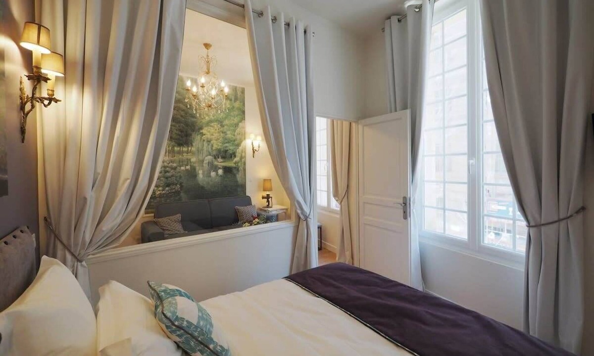Vivienne Apartment | Louvre Opera Design