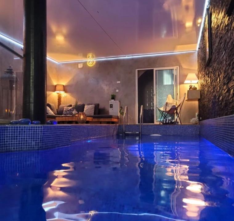 Rodez Apartment | Love Room -La Suite Secrète