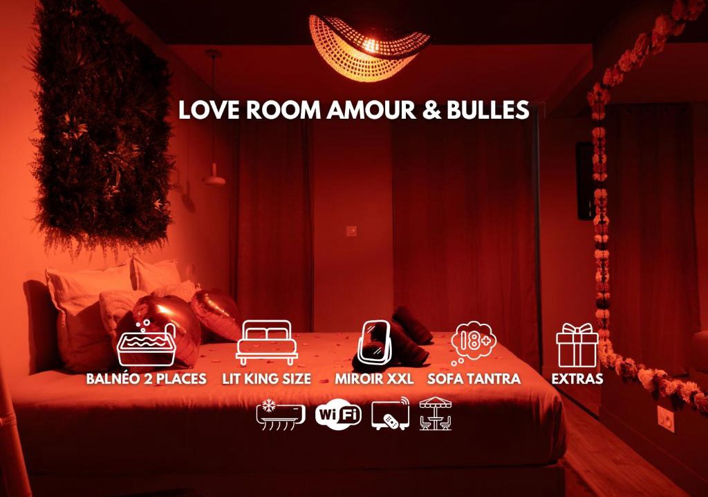Bourg-les-Valence Apartment | Love Room Valence - Amour et Bulles - Balnéo - Miroir XXL Terrasse