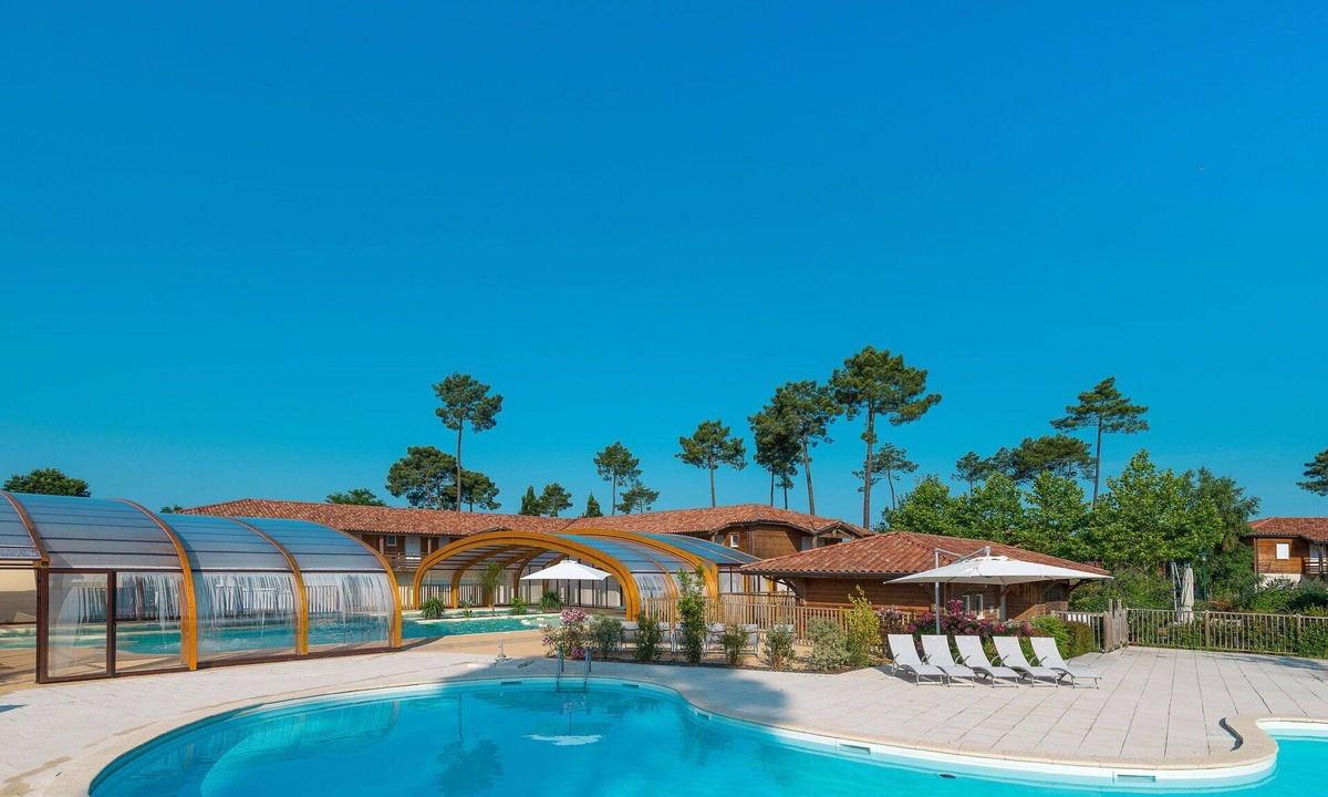 Parentis-en-Born Apartment | Lovely apartment for 6 guests with WIFI, pool, TV, terrace and pets allowed