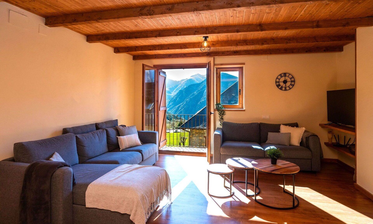 Taull Apartment | Lovely apartment for 6 guests with WIFI, TV and balcony