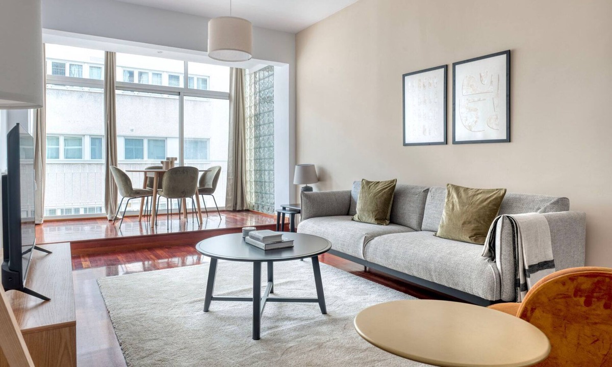 Sant Gervasi Apartment | Luxe Les Tres Torres 3BR nr Turo Park , by Blueground