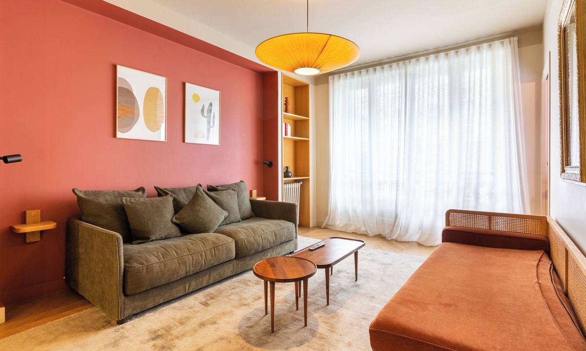 Quartier de la Goutte-d'Or Apartment | Luxurious designer apartment near Montmartre