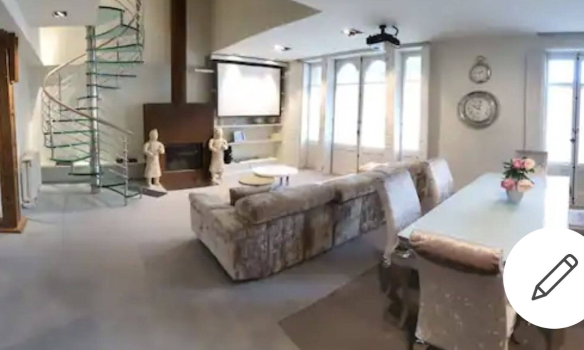 Old Town Condo | Luxurious duplex overlooking the town hall square