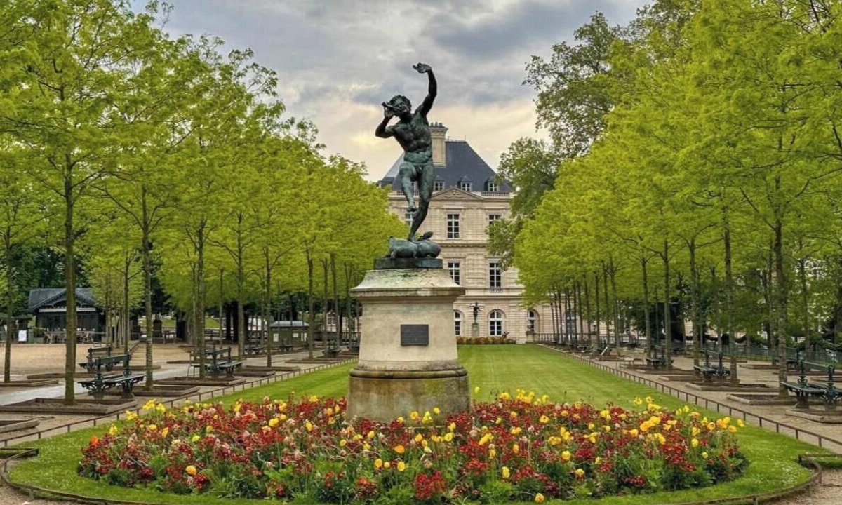 Saint-Thomas-d'Aquin Apartment | LUXURIOUS FIVE BEDROOM SAINT GERMAIN PARISIAN RETREAT NEAR LUXEMBOURG GARDENS