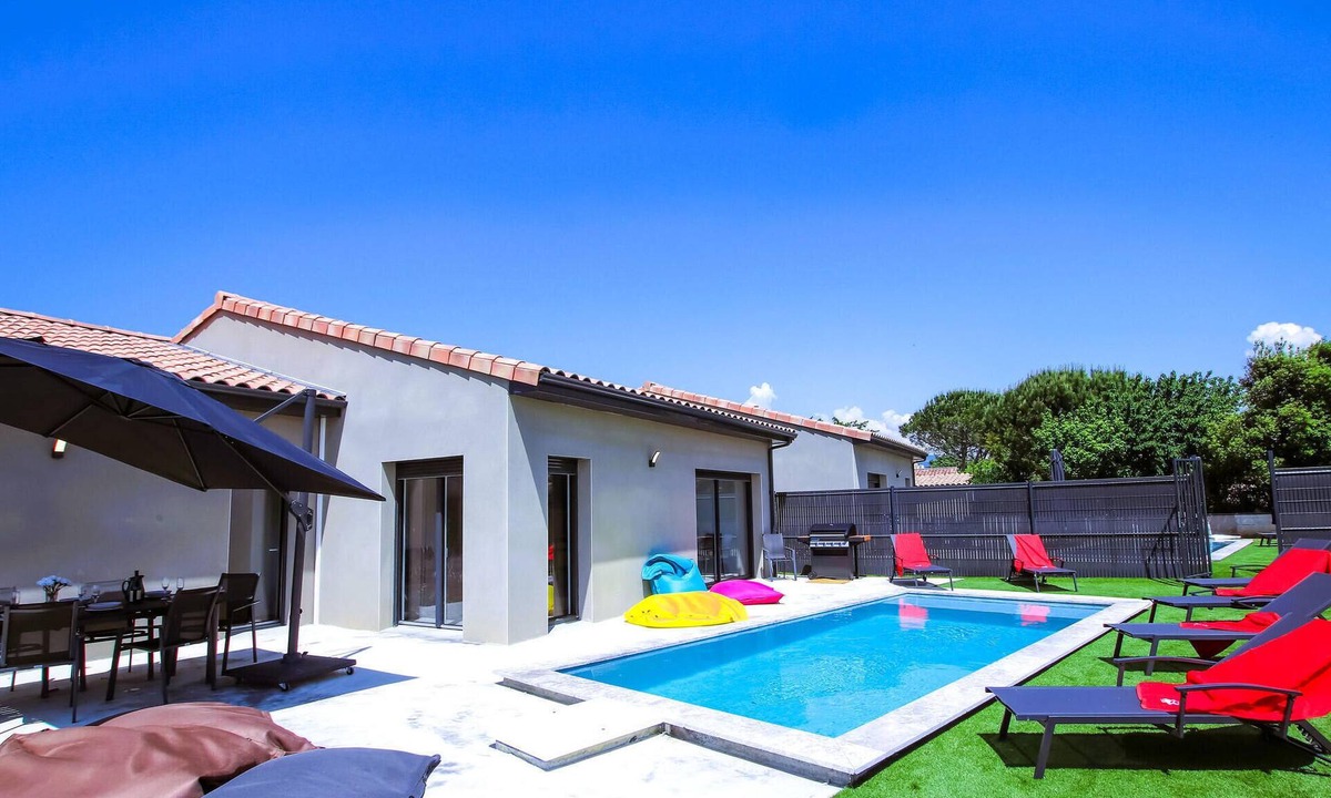 Sauzet House | Luxurious home in Cléon d'Andran