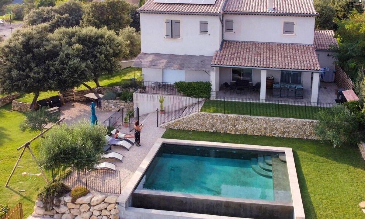Puget House | Luxurious home in Puget