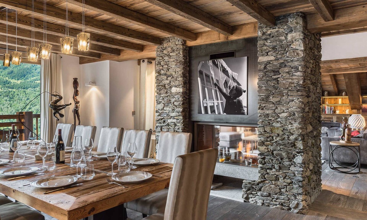 Meribel Village Ski Chalet | Luxury Chalet 7 Bed, Pool & Hammam, Pets Allowed