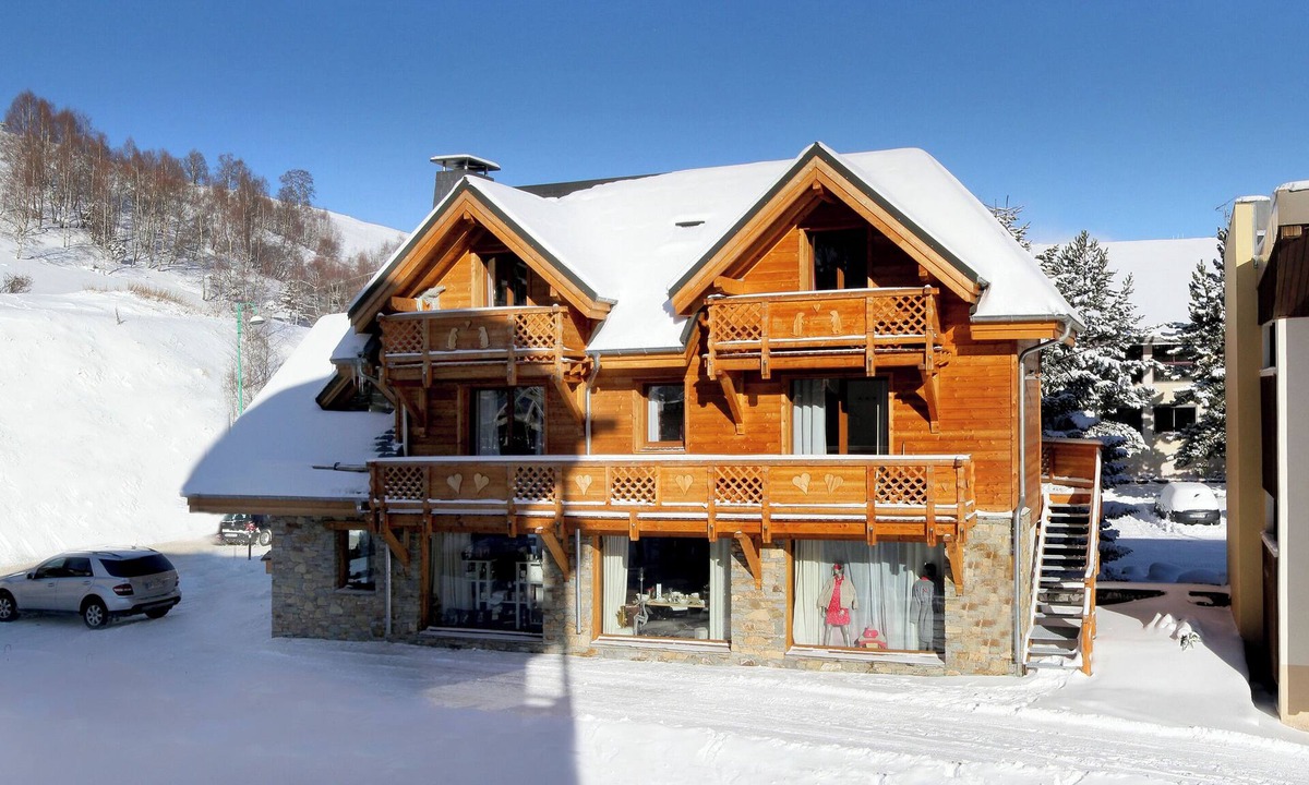 Mont-de-Lans Ski Chalet | LUXURY CHALET RENTAL