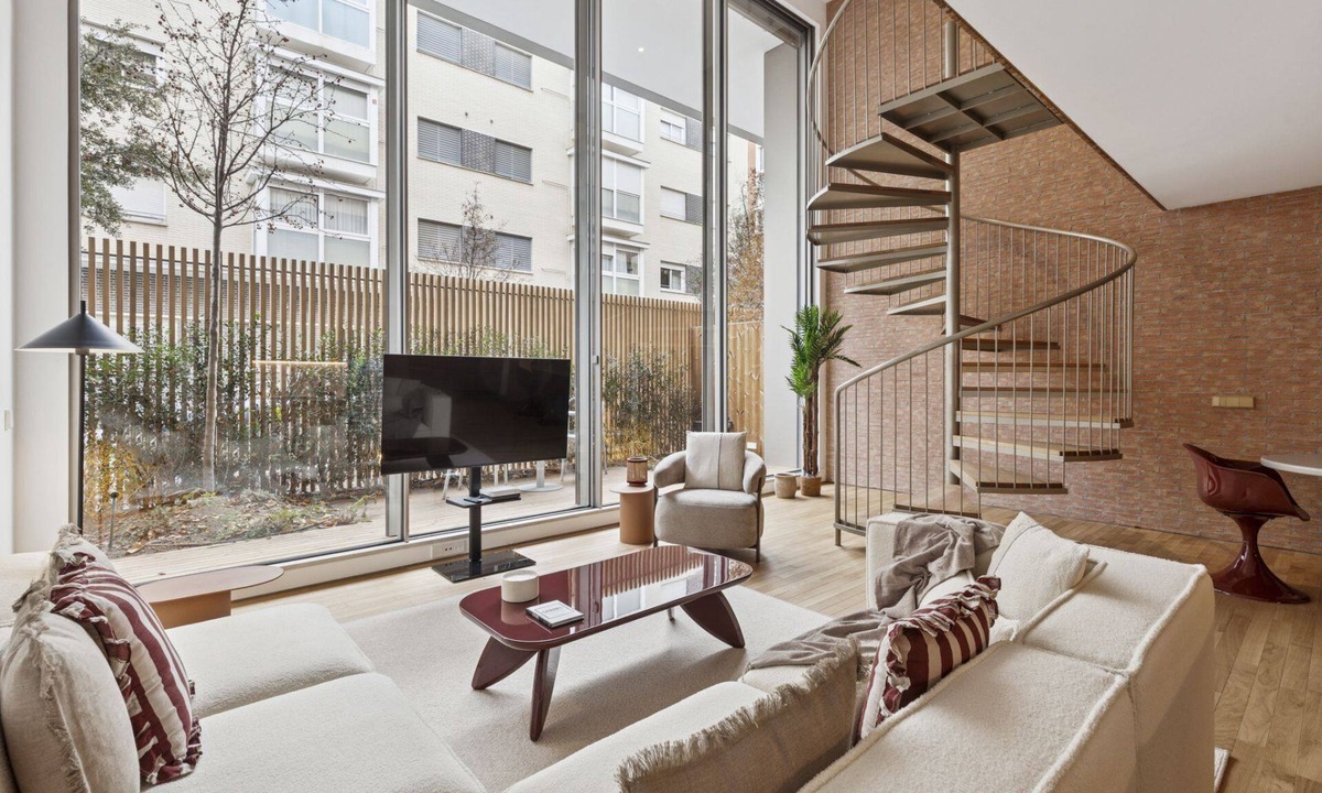 Ciudad Jardin Apartment | Luxury Duplex in Caledonian Building with Pool, Spa & Parking – North Madrid Pradillo Premium I