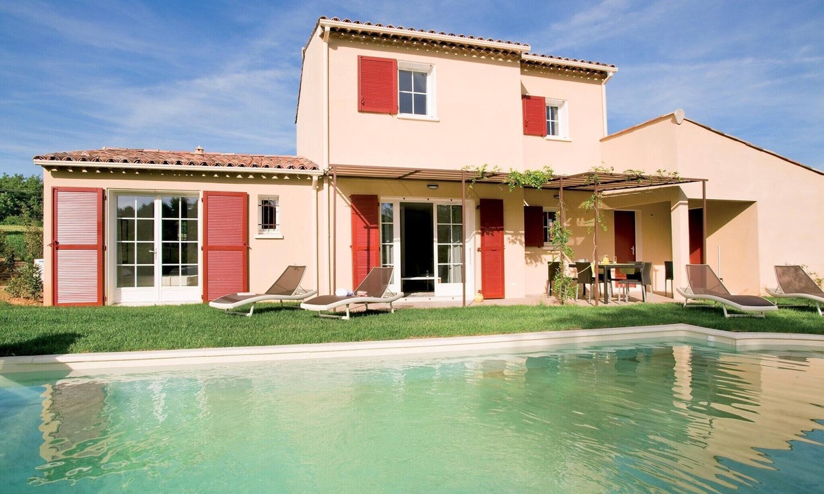 Saint-Saturnin-les-Apt Villa | Luxury Luberon Villa with Pool for 10