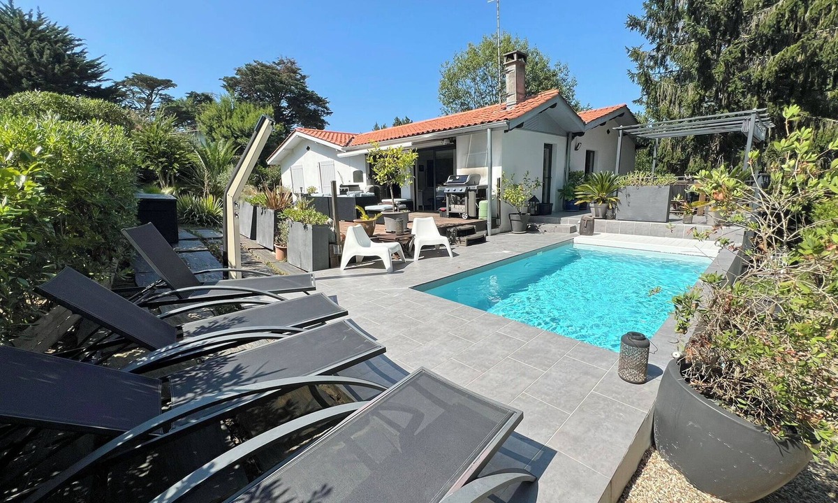 Bidart House | Luxury Villa in Bidart – Swimming Pool & Pavillon Royal Beach Within Walking Distance