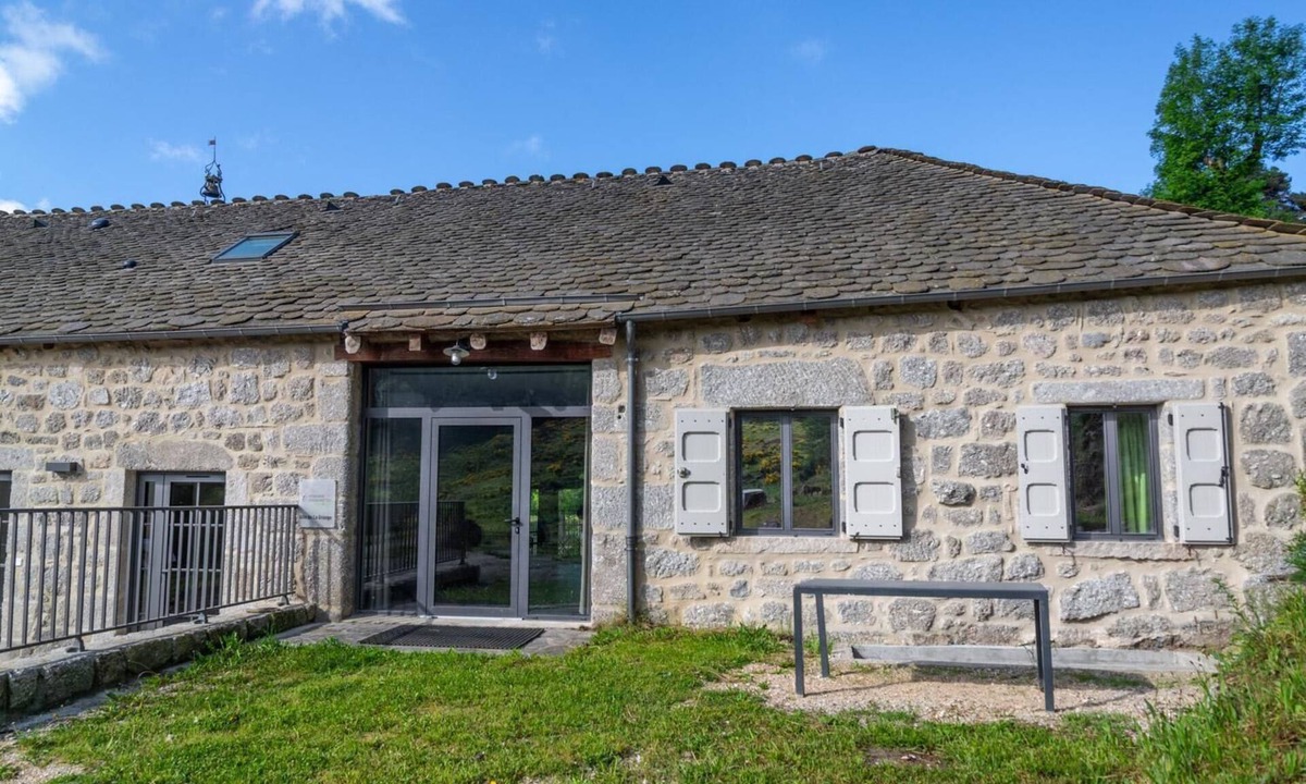 Villeneuve House | Lzg090a - Gîtes de France 3 Épis 6 Pers à Coulagnettes