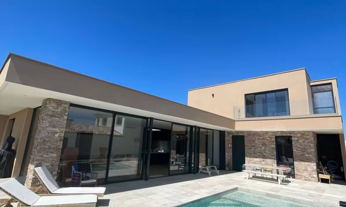 Saussan Villa | Magnificent contemporary & design villa