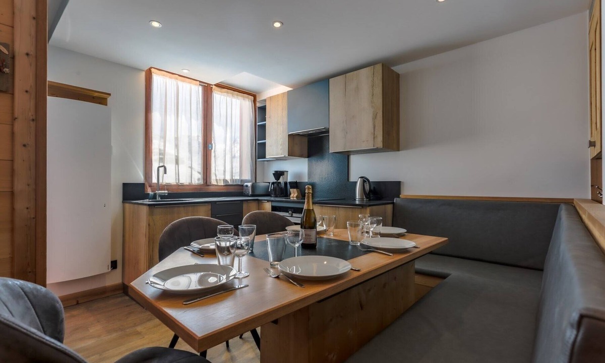 Val-Thorens Apartment | Magnificent duplex of 60M² 8pers. fully renovated, south facing, balcony with mountain view