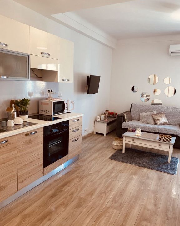 La Madeleine Apartment | Magnificent fully equipped studio with balcony and terrace 8 minutes from the beach