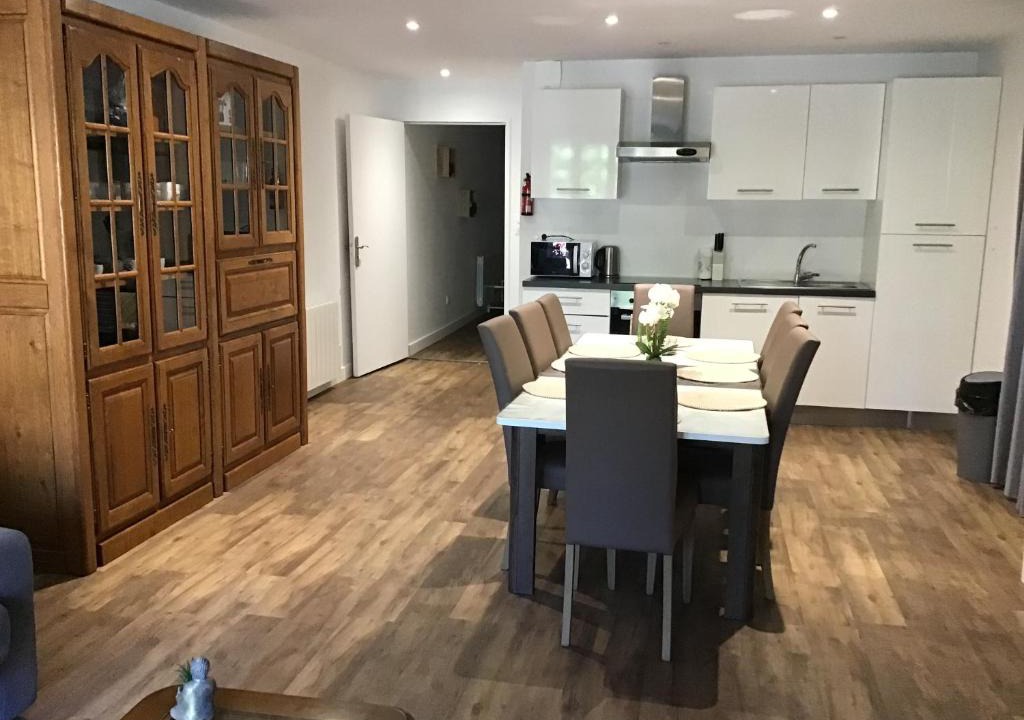 Saint-Nectaire Apartment | Magnifique T4 avec terrasse à Saint-Nectaire - 8 pers
