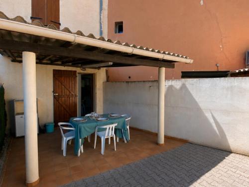 Saint-Andre House | Maison 2 chambres à Saint-André, proche plages et Espagne, terrasse spacieuse, ménage inclus - FR-1-732-36