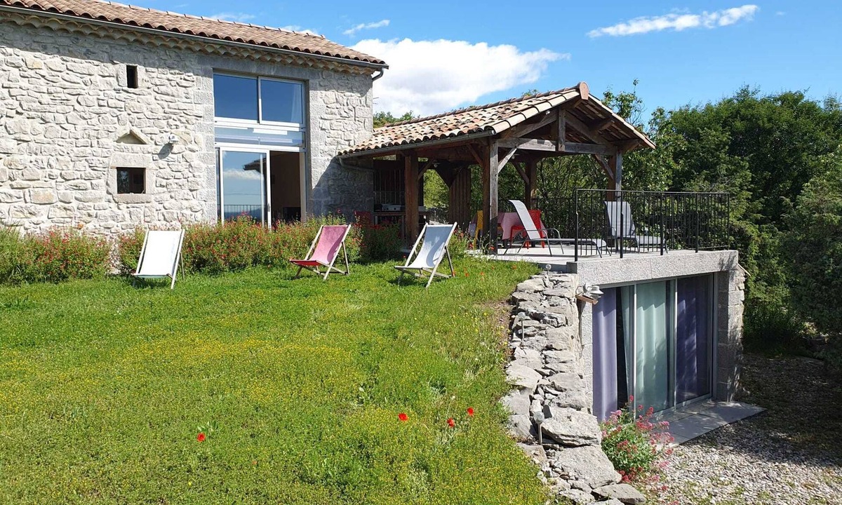 Labeaume House | Maison Ardéchoise Avec Bain Nordique au Milieu de la Nature