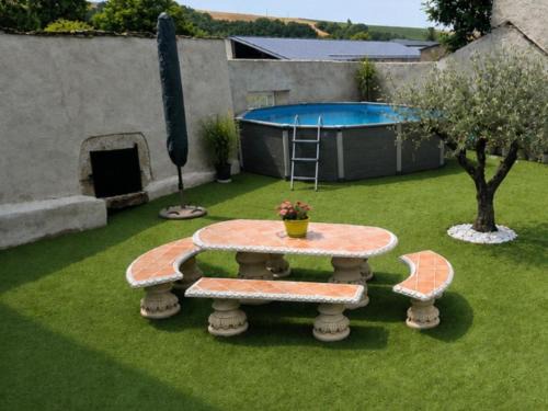 Lacaze House | Maison avec Piscine, Spacieuse et climatisée, campagne cascade 30 min Sidobre 45min Albi