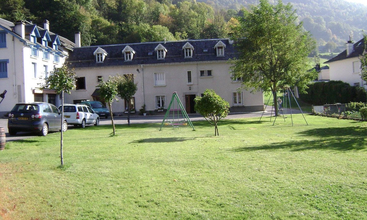 Bareges Apartment | Maison Cazaux – Apartment for 2 to 4 Guests, Spa-Goers, Mountain View, Shared Garden & Wi-Fi