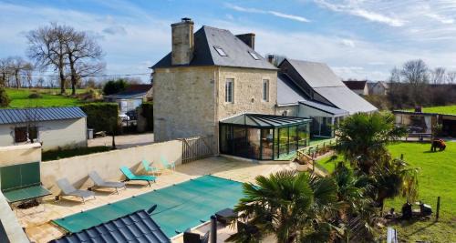 Saint-Germain-du-Pert House | Maison confortable à Saint-Germain-du-Pert avec piscine privée