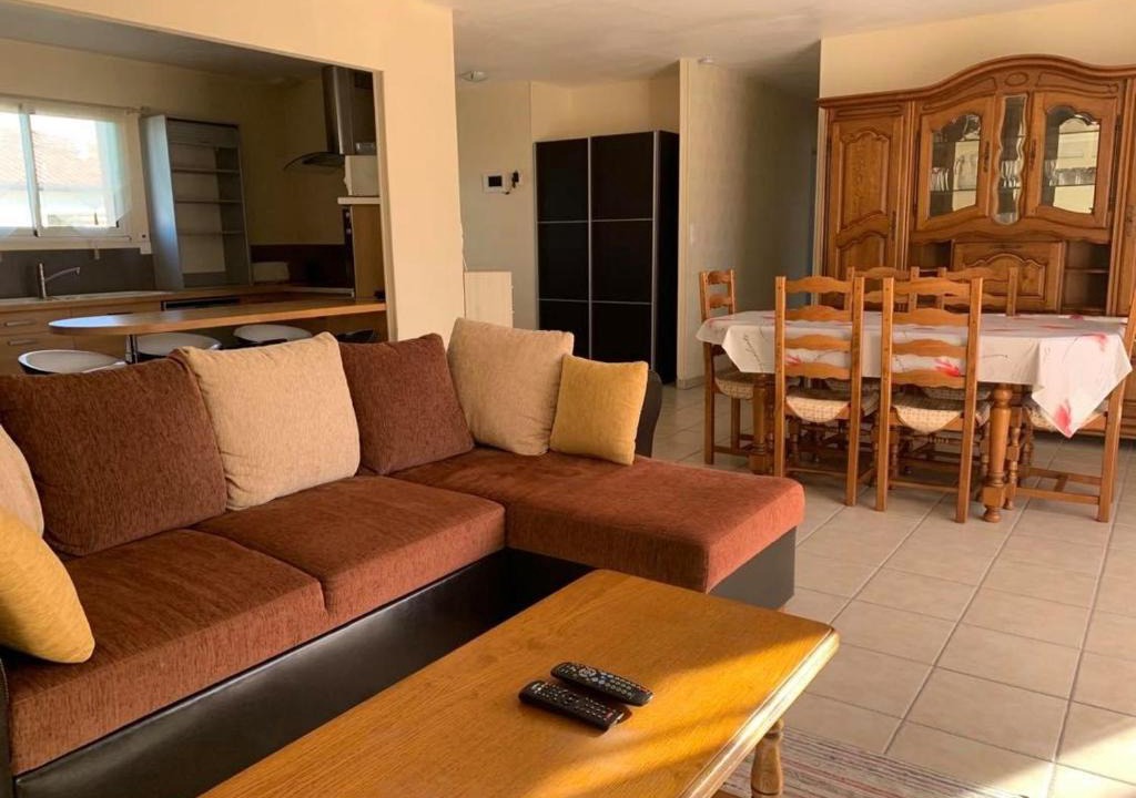 Parentis-en-Born House | Maison Confortable avec Clim, Terrasse et Jardin - 6 Pers, Proche Lac et Plages - FR-1-319-425
