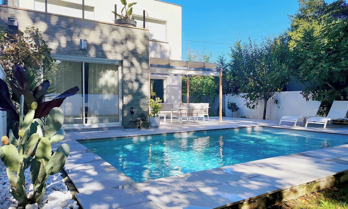 Floirac House | Maison Contemporaine Avec Jardin et Piscine