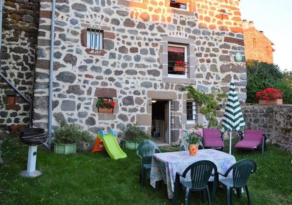 Vergezac House | Maison de charme en pierres - Proche Puy-en-Velay, idéal familles, randos & confort moderne - FR-1-582-48