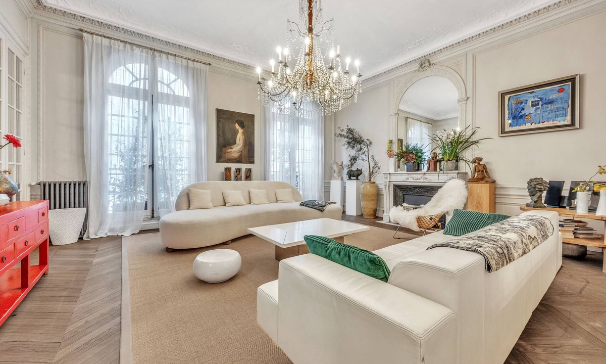 Ternes House | Maison de Luxe Service VIP - Nadia Comaneci