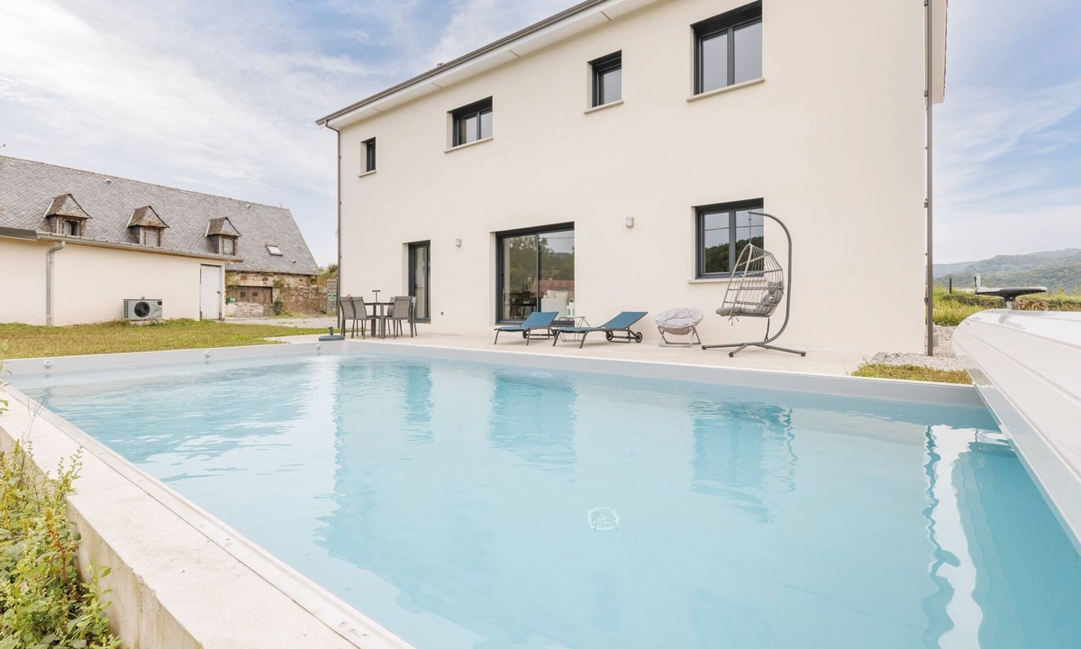 Ydes House | Maison de Maud - RDC
