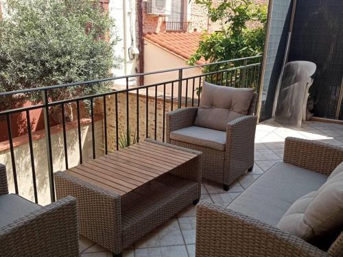 Le Chateau House | Maison de village climatisée, terrasse, 6-8 pers, Canet-en-Roussillon - FR-1-696-94