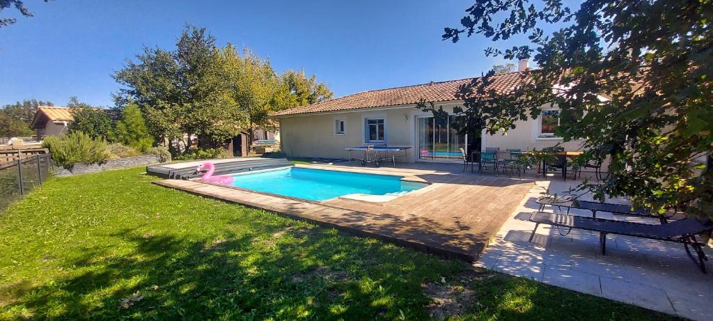 Le Barp House | Maison familiale au calme avec piscine securisee