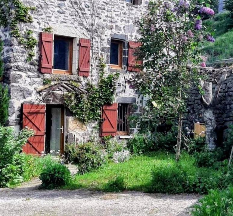 Saint-Jean-Lachalm House | Maison ferme équestre du Ténéré