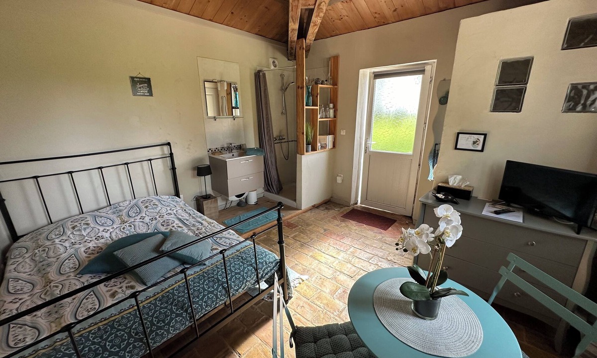Chateauneuf-du-Rhone House | Maisonnette indépendante au calme - Quiet independent tiny-house - large garden