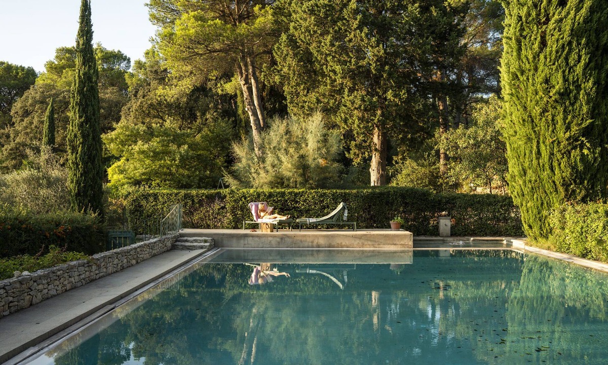 Tarascon House | Mas De Monge