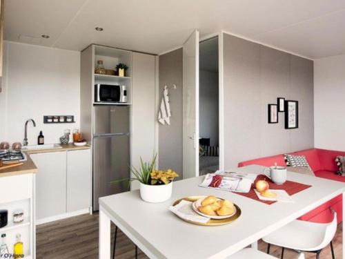 Salles-Curan Other | Mobil home avec Terrasse - 2 Chambres, Jusqu'à 5 Pers. - API-1-52-623