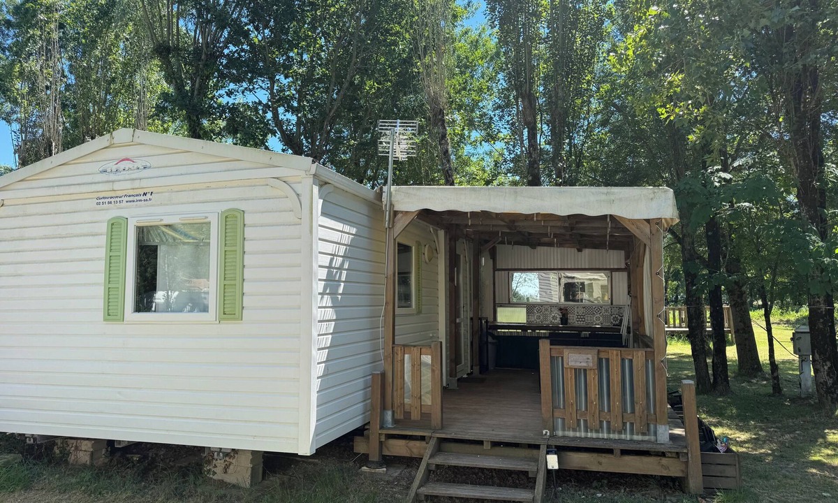 Saint-Fort-sur-Gironde House | Mobile home for rent, fully equipped, with sheets, bedding, and bath towels included,